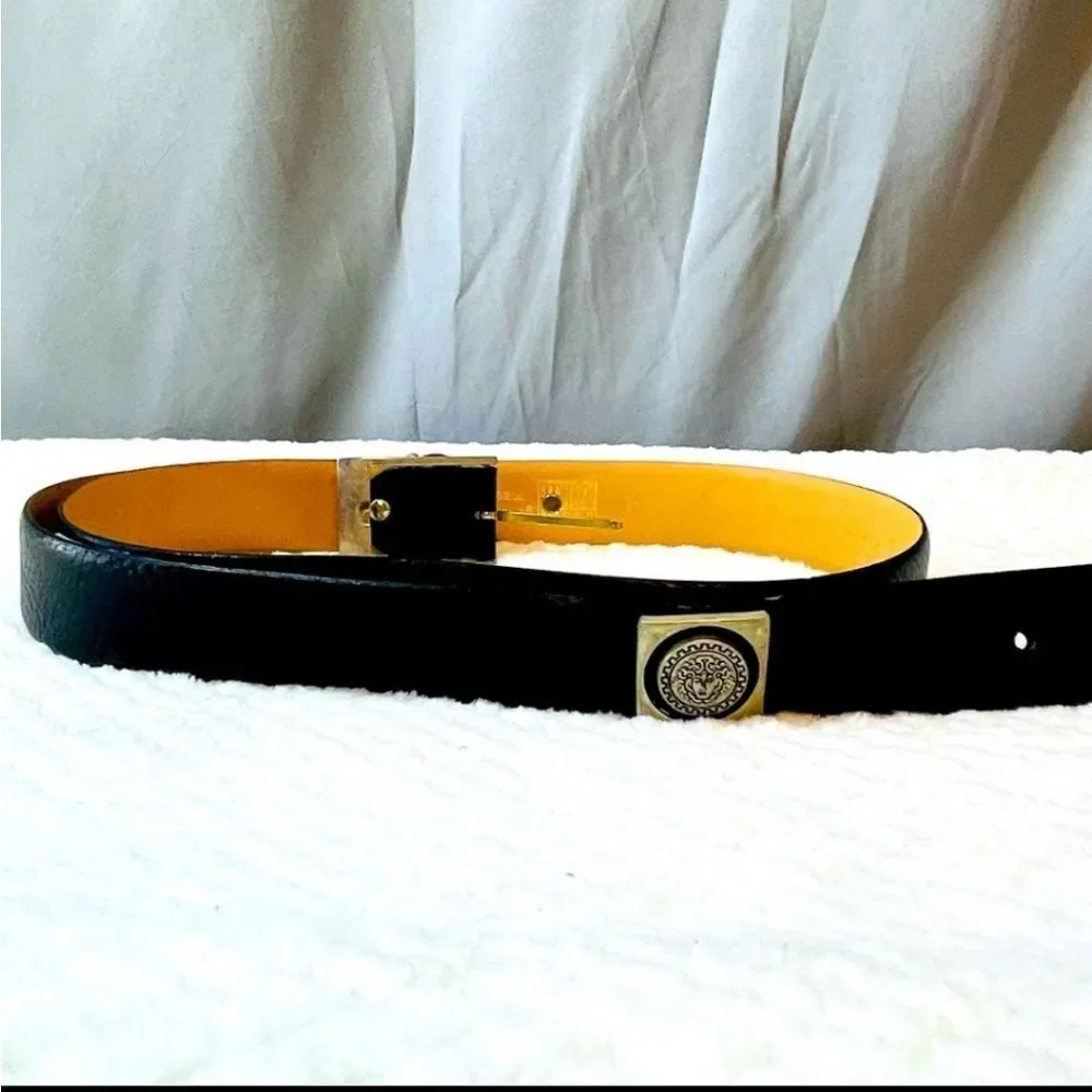 Code Azure Made in Italy Leather Medusa Belt Excellent Condition
